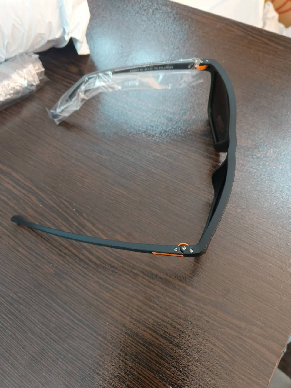 سلام و عليكوم عندي
ناضارات 100 قطع ماركا پؤلارايز فقط جمله ابيع 
ره قم موبايل ***********
