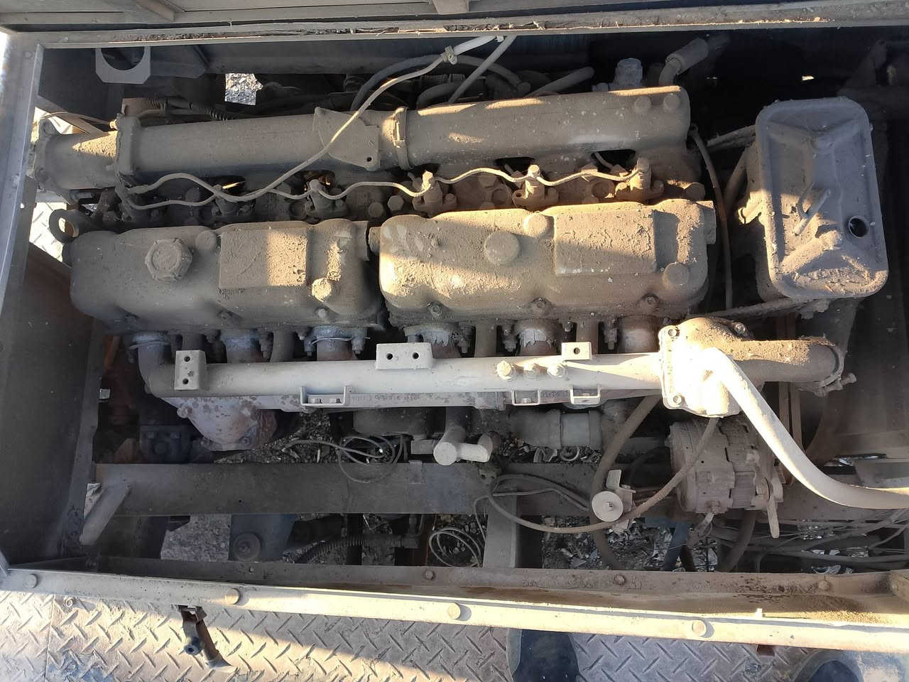 كرين تادانة نيسان 15طن تفصيخ للبيع شمحتاج منة موجود ألاسفسار ***********
