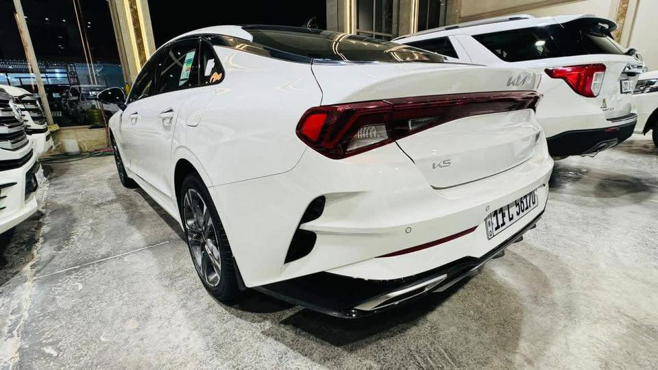 كيا K5  2023  خليجي وكاله 

(شركه دوليه )فول مواصفات فئه S ماشيه 13 الف فقط
مكفوله جديده جدااا بعده بحاله الوكاله
بيه بارد شي بسيط وسونار بيه 
محرك 2000 دوش 
بانوراما
كشنات جلد 
كشنات كهرباء 
حساس امامي خلفي 
شاشه نفكيشن
كامره خلفيه
سايد بريك كهرباء 
نضام اتو هولد 
مود درايف 
شاحن واير ليس 
تبريد شاشه منفصل 
جنطه ذكيه
بكلايت لد متصل 
لايت عدسات زنون 
لد نهاري 
بروجكتر لد 
كشن سايق خزن ميمري 
داخل صاج 
بردات خلفيه 
ويل 18
نضام ترحيب وأناره خارجيه
تشغيل عن بعد
سستم سماعات  
رقم بغداد  
الاتصال /***********
 معارض البياع/شارع الوسط/معرض العربة لتجارة السيارات
