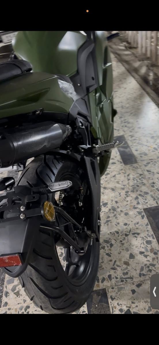 دراجه شحن بوكاتي دراجه طلاقه فول دراجه كلشي مزود بيها دبل فجوج برمبو بطاريه ليثيوم حقيقي سعر ٢٥ورقه احنه مستورديها من بره وحيده بالعراق مختلفه سنجيل وليس ملف
‏***********
