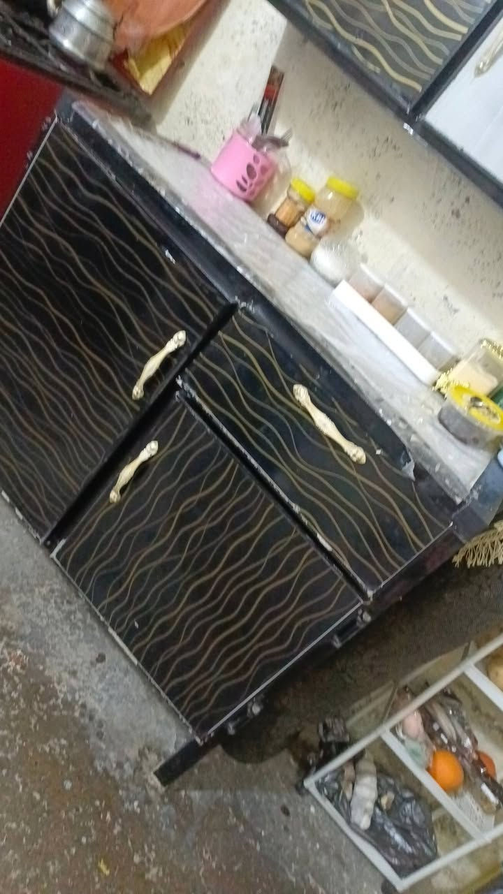 الثلاجه ١٢٥ وبيها مجال
الكاونتر 3 قطع ب ١١٥ وبي مجال 
الطباخ ب٣٠ وبي مجال 
مكاني بغداد المدينه


**إذا كنت صاحب هذا الإعلان وتريد حذفه لأي سبب، رجاءا أرسل رسالة إلى الدعم الفني**