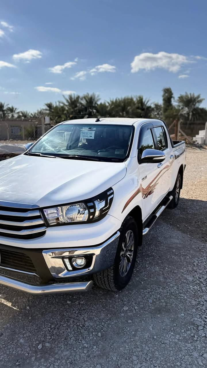 سلام عليكم تيوتا 2017 فور ويل سياره جديده بيها بارد بسيط بالباب العبري و جاملغ امامي مبدل بدون ضربه سعوديه ام الدعاء فول مواصفات بصمه رقم واسط سياره حلوه وجديده تخم تاير جديد سعر 233وبيها مجال قليل 
 ***********
