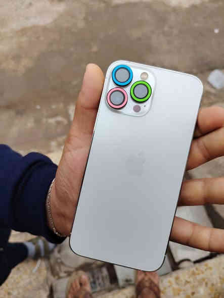 السلام عليكم ايفون ١٣برو ماكس جهاز مكفول وتر برو اي خلل مابي شخط مابي جهاز مضموم جان بطارية ٩٤وين ميعجبك دكة حاسبة لامعلة. وضمانة موجود اخذتة من المنصور من الساعة السعر ٧٥٠رقمي واتساب ***********
