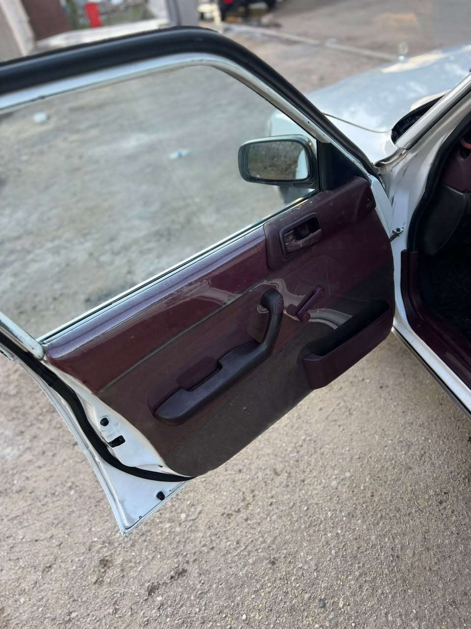 للبيع كروسيدا اللون ابيض رقم بغداد تحويل مباشر ثلجي موديل ١٩٩٠ بلادي ايسر محرك وكير ونجي سياره معمره تعمير كامل داخل وخارج داخل لون ماروني شاشه تبريد ثلاجه 
السعر ٥٥$
موقع السياره البنوك
0773 451 2659
