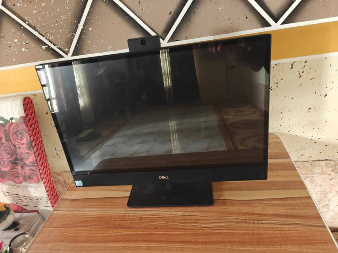 📢 عرض خاص – شاشة لمس All in One من Dell

الكيس والشاشة بجهاز واحد أنيق يقلّل الأسلاك ويخلّي مكتبك مرتّب ومنظّم ✨
🌟 آخر القطع المتوفرة!
💰 السعر: 535 ألف فقط

---

💻 الموديل:

DELL OptiPlex 5270 – الجيل التاسع

شاشة لمس Touch Screen

---

🔧 المواصفات:

• 🖥️ المعالج: Intel Core i5-9600 – الجيل التاسع
• 🧠 الرام: 16GB DDR4
• 💾 التخزين: SSD 256GB
• 🖱️ الشاشة: 21.5 بوصة Touch Screen
• 🎨 كرت الشاشة: Intel UHD Graphics 630 مدمج
                            windows 11 Pro نظام التشغيل 🪟•
• ✨ الحالة: نظافة ممتازة جدًا
• 🛡️ الضمان: استبدال لمدة أسبوع

---

🔌 المنافذ:

📍 أمـام الجهاز:

• 2 × USB 3.1
• 1 × USB Type-C
• 1 × منفذ سماعة/مايك Combo
• 1 × قارئ بطاقات SD Card

📍 الخلف:

• 2 × USB 3.1
• 2 × USB 2.0
• 1 × HDMI Out
• 1 × DisplayPort
• 1 × LAN
• 1 × Power Port

🔹 المجموع:

• USB: ستة منافذ + Type-C
• الفيديو: HDMI Out + DisplayPort
• الصوت: Combo Audio Jack
• الشبكة: LAN
• قارئ SD: موجود

---

⚙️ الاستخدامات المناسبة:

✅ الأعمال المكتبية والدراسة
✅ التصميم الخفيف والمونتاج البسيط
✅ مشاهدة الفيديوهات والبرامج التعليمية
✅ شاشة لمس لتفاعل أسرع وأسهل

---

🚗 يتوفر توصيل لجميع محافظات العراق
📞 للحجز أو الاستفسار:
📱 اتصال: ***********
📱 واتساب: ***********
