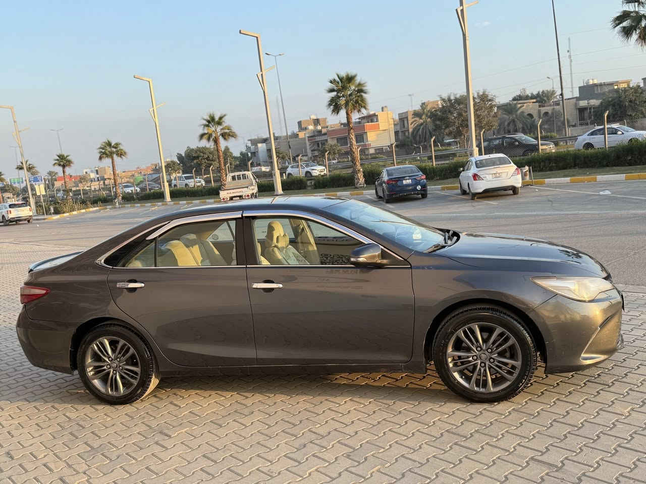 السلام عليكم للبيع
كامري 2016 خليجيه محرك 2500 4 سلندر 
بيهه رش اربع قطع بدون اي ضرر ولا قطره معجون 
وباقي امورهه جاهزه للاخير مكينه كير صدر تبريد تايرات باتري جديد رقم سليمانيه باسم عربي ساكن بغداد 
وابيع شرط التحويل بدون اي وكاله 
السعر 135 وبي مجال للشراي 
مكاني بغداد الغزاليه 
هـ ***********
