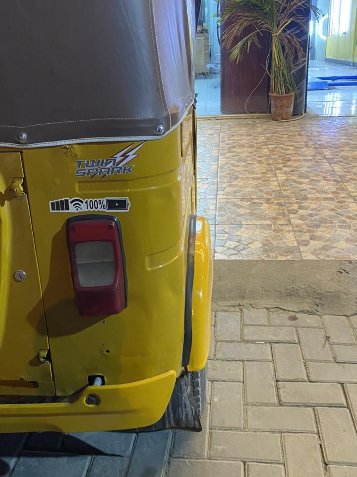 السلام عليكم تكتك باجاج 21 للبيع رقم او سنويه نكليزي اب أسمي تحويل ثاني يوم تكتك خير من الله كبل للشارع ما نقصها برغي بغداد حي الجهاد ***********
