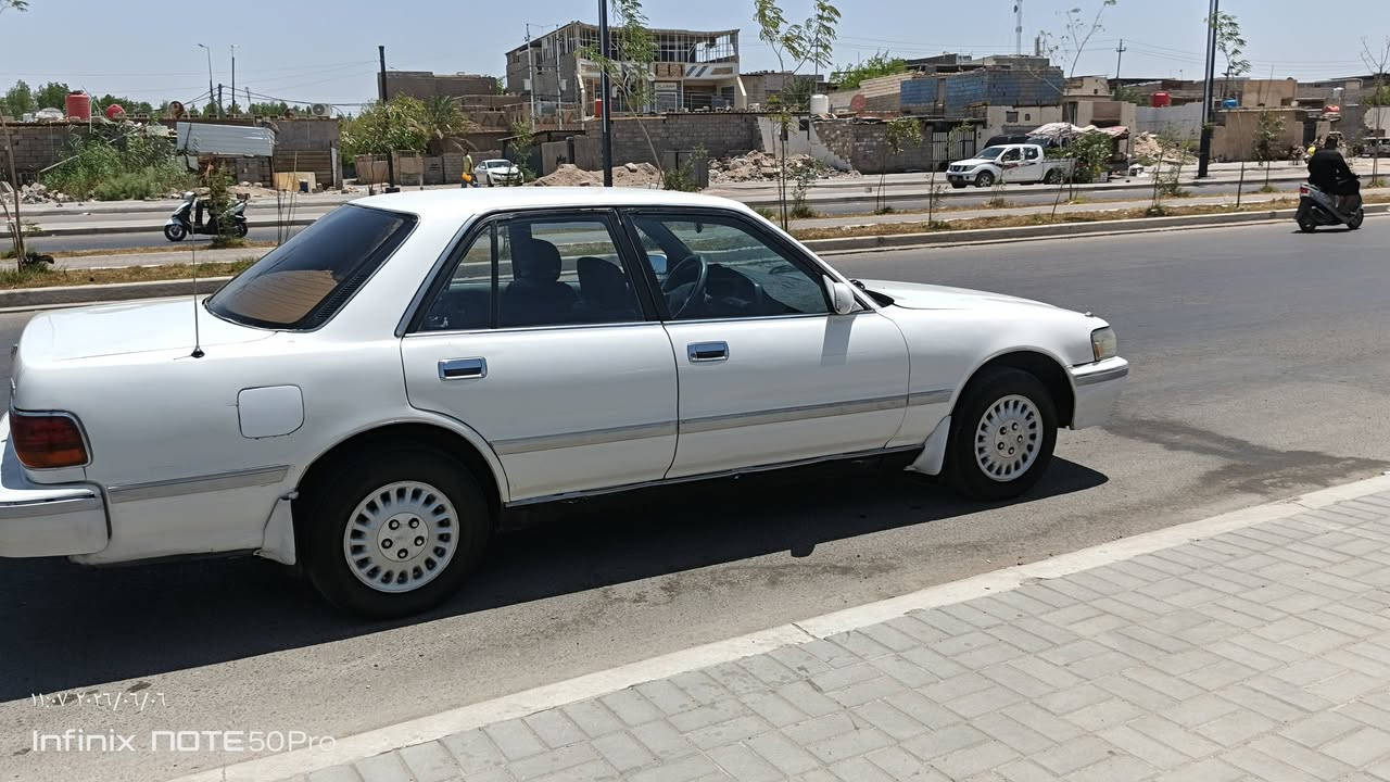 السلام عليكم كروسيده مديل 90 يسره بلاد مكفوله من كص ونقل تبريد ثلج شرط مكينه وكير بل كارتون تخم تاير حداديه امامي وخلفي جديده كهربائيات كله شغاله قرفه شوف العين بل جيس سياره مامتعوبه وحلوه وناعمه سنويه ال 30 تحويل ثاني يوم السعر(54وبيه مجال) الشراي فقط العنوان البصره 
رقم ***********
