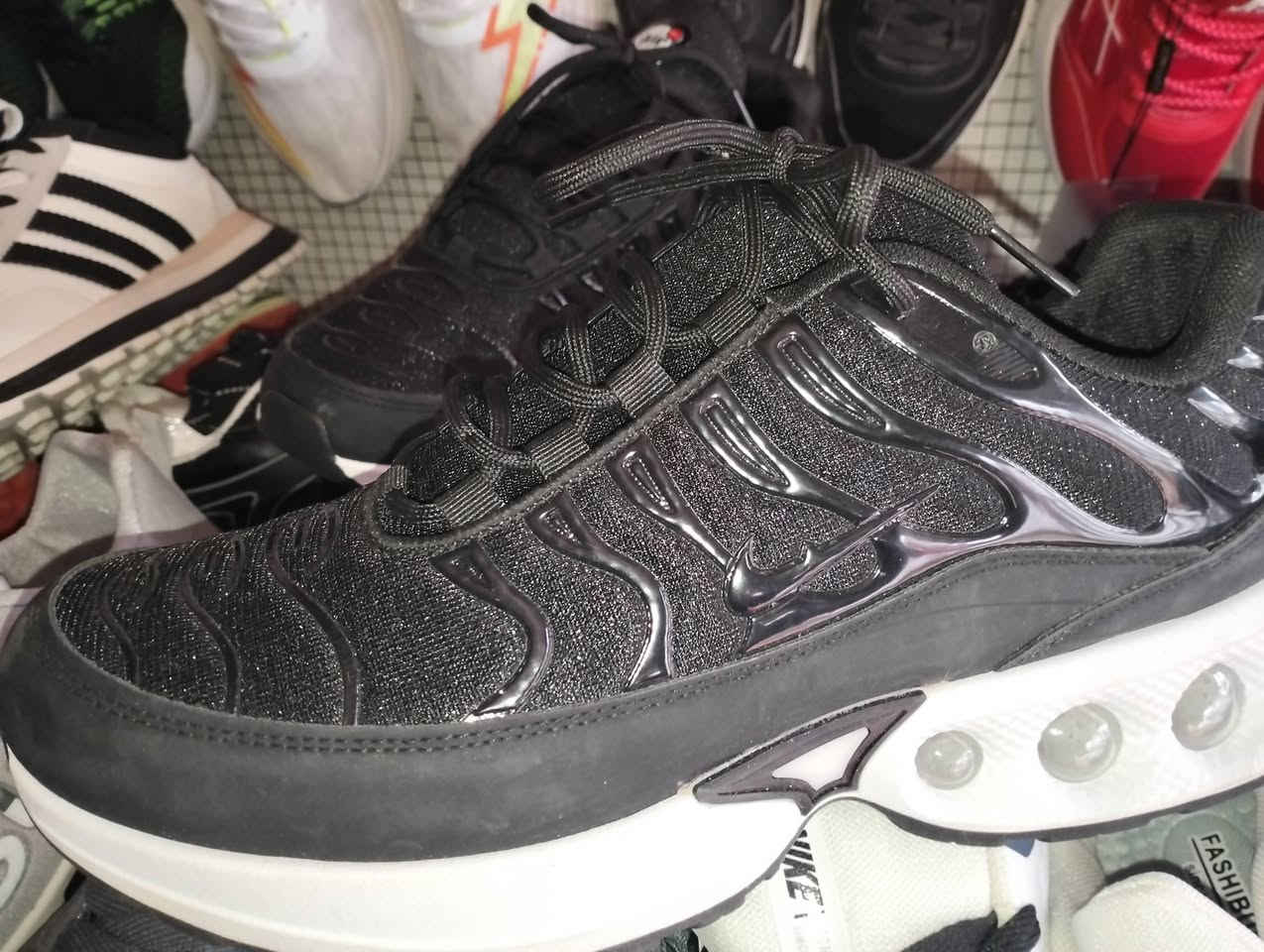 باله جديده درجه اولى حي التحرير مقابل جامع ال البيت بل فرع السايدين مال قوزي الصقال اول فرع عل يمين تاريخ 24/1 اي استفسار عل وات ساب أو مازنجر رقم ***********
