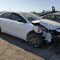 كيا فورتي 2022 GT للبيع فقط اعلى فئة فول مواصفات  رقم بغداد ب اسمي  تخ...