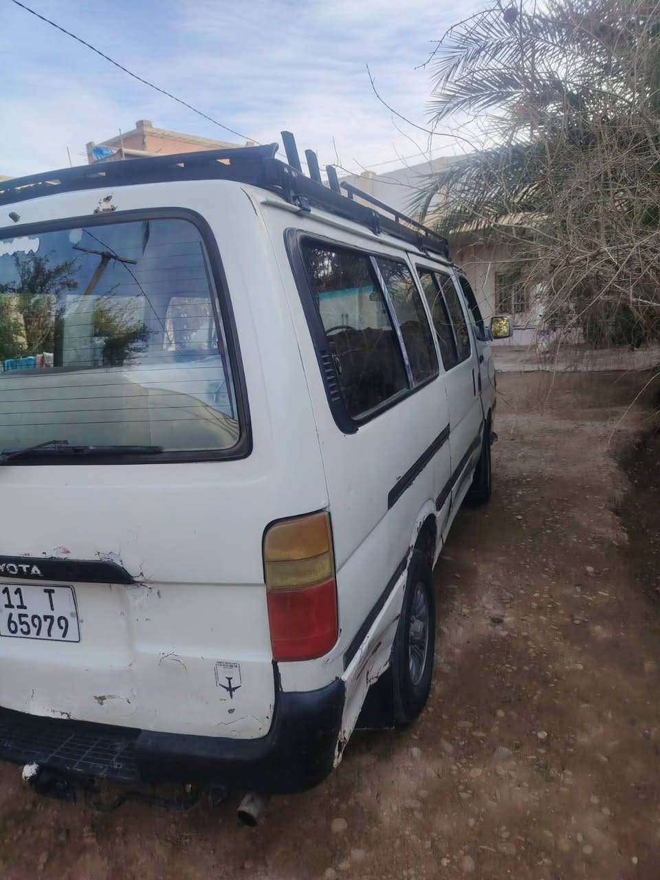 كيه بوز تويوتا 14راكب  سيارة جاهزه بأسمي تحويل ثاني يوم رقم بغداد انكليزي مكانه ديالى المقداديه السعر 49 وبيه مجال ***********
