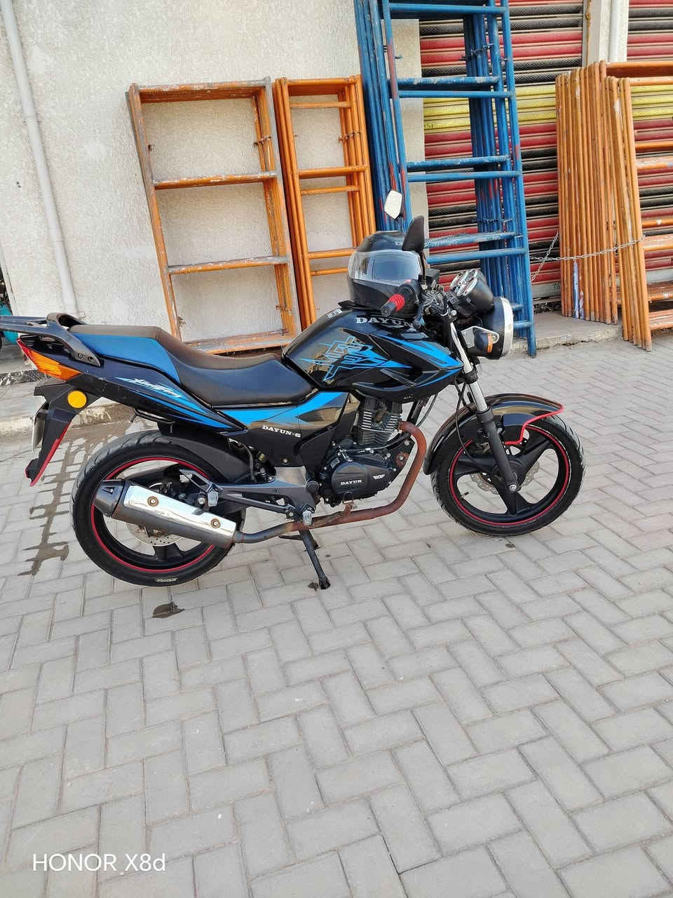 سلام عليكم شباب 
دايوان للبيع اخت الجديد دراجه خير من الله مرقمه رقم وسنويه بسمي للتواصل ***********
