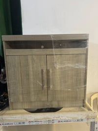 ٢٤ كرسي • مستعمل قليل • موجود ماسنجر