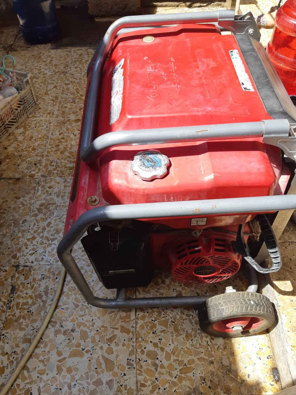 مولده 40 امبير  
للاستفسار الاتصال على الرقم /***********  
موجود على الواتساب.
