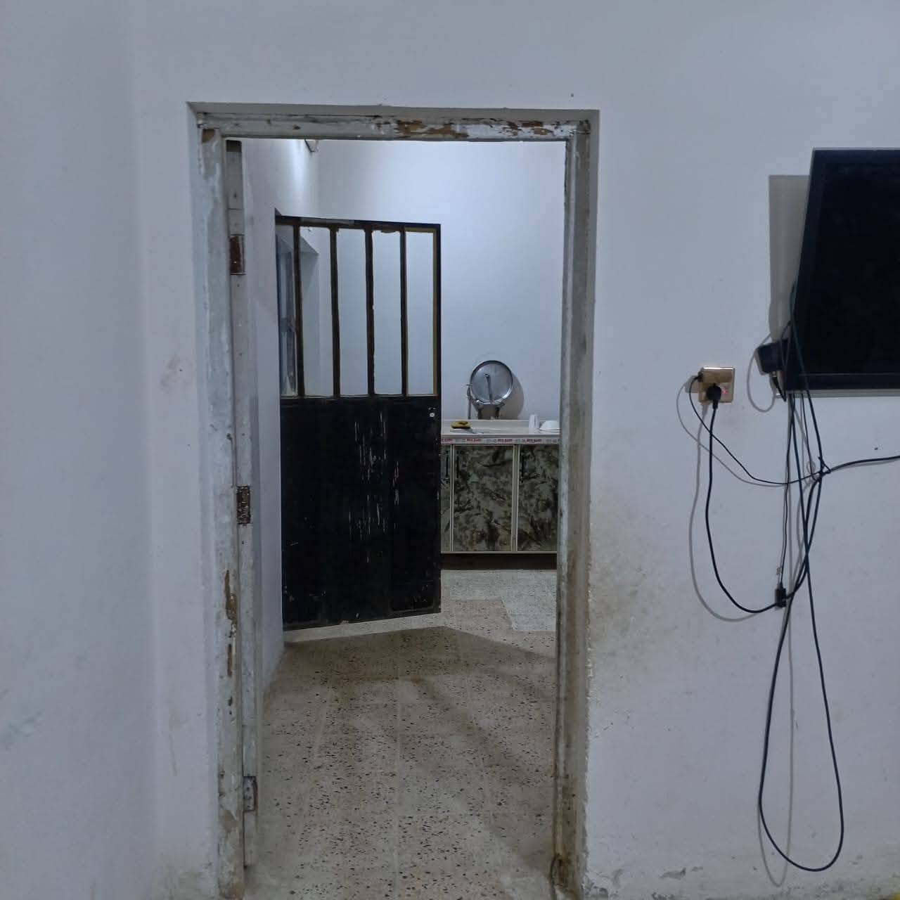 مشتمل _للبيع 🏡
🌍 الموقع  /سامراء حي الجبيريه الأولى 🏡
  📍 

  📐 المساحه  / ( 150  ) طابق 🏡
  🧱   _ بدايه  شارع 6🏡

  📄  طابق   ✅️ 

  💠 يتكون غرفة  واستقبال 
                    وصاله واسعه ومطبخ
                     🏡    وحمامات  داخلي وخارجي  🏡
                               

  💰  🏡

        ■■■■■■■■■■■■■■■■■■■■■■■■
           للإستفسار أكثر يمكنم التواصل عبر رقم الهاتف 
                ☎️ ( ***********☎️  

        
  🙋‍♂️ مكتب السهل الاخضر للعقارات الضباط الثانيه 🏡
