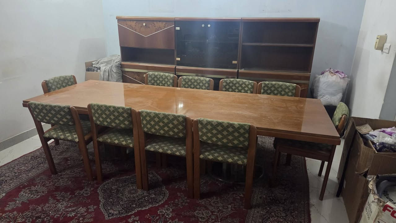 بوفية وميز للبيع
بوفية 3 امتار + ميز 10 كراسي قواعد ستيل ومرمر
غراض خشبها قوي باب اول .. ضرر بسيط بجامة البوفية وبقاعدة الميز
مكاني بغداد حي الخضراء للتواصل ***********
