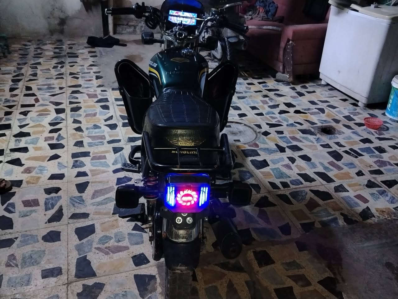 سلام عليكم دراجه 26للبيع
سعر750وبيهه مجال للشراي
دراجه جاهزه
وكامله من كلشي خير من الله ***********
