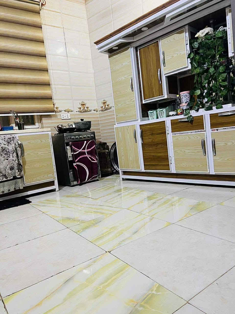 🏡 بيت للبيع – حي الزهراء
📍 الموقع: حي الزهراء – خلف المعهد، يبعد حوالي 100 متر عن مدرسة المسك أو الدر المنثور. 📐 المساحة: 100 متر 📄 الطابو: صرف باسم المالك 🔹 الموقع ركن 🏠 البناء: طابقان
✅ تفاصيل الطابق الأول: ▪️ الأساس صب رفت ▪️ الطابق الأول صب ▪️ صالة ▪️ استقبال ▪️ مطبخ ▪️ حمام داخلي ▪️ حمام خارجي
✅ تفاصيل الطابق الثاني: ▪️ غرفتان ▪️ صالة ▪️ صحيات ▪️ السطح شتايكر ▪️ الطابق الثاني عكَادة
✨ بيت مرتب وموقعه مميز وقريب من المدارس والخدمات.
📞 للاستفسار والمراسلة على الخاص


**إذا كنت صاحب هذا الإعلان وتريد حذفه لأي سبب، رجاءا أرسل رسالة إلى الدعم الفني**