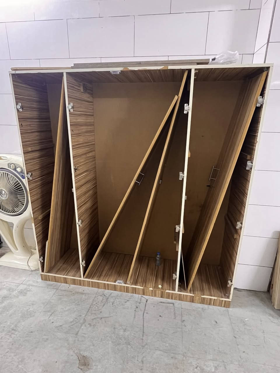 كناتير للبيع كلش نضيفات للبيع ..
للاستفسار خاص او واتساب واتصال.. ***********
