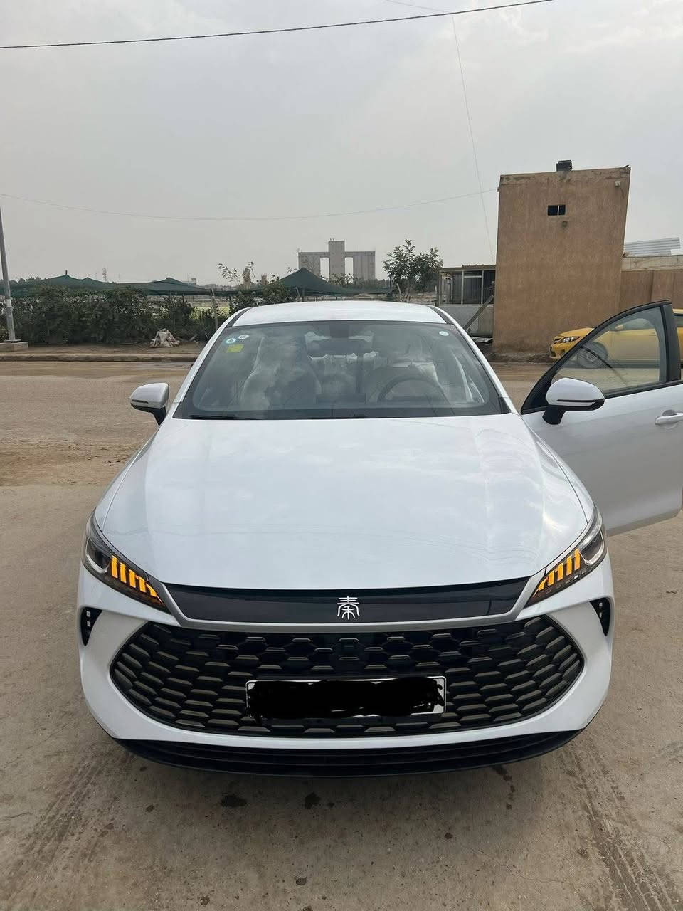 السلام عليكم. 

جن بلاص 25 داخل أبيض 
ماشيه 6 الالف فقط
رقم بغداد
السعر 18.500

***********
