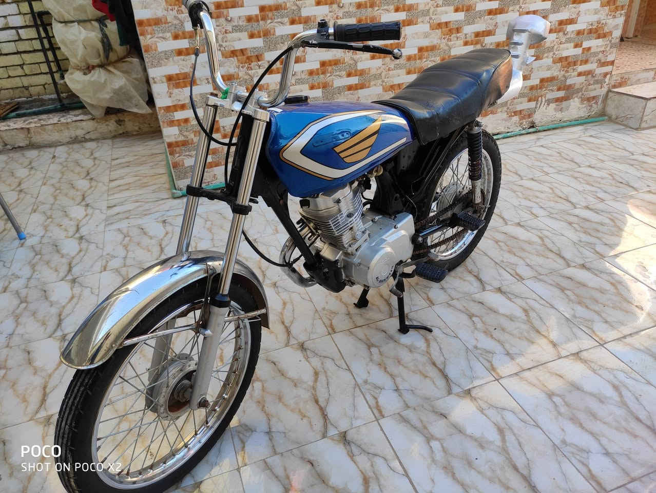 السلام عليكم للبيع تعمير شاصي نامه شبه اصلي مكينه وغراض كله اصلي شلامجه مفتوحه بس ولفات صوتهه ناعم ودراجه حلوه مكاني شطره أسعر 600 شراي يخابر خاص ماكو ***********
