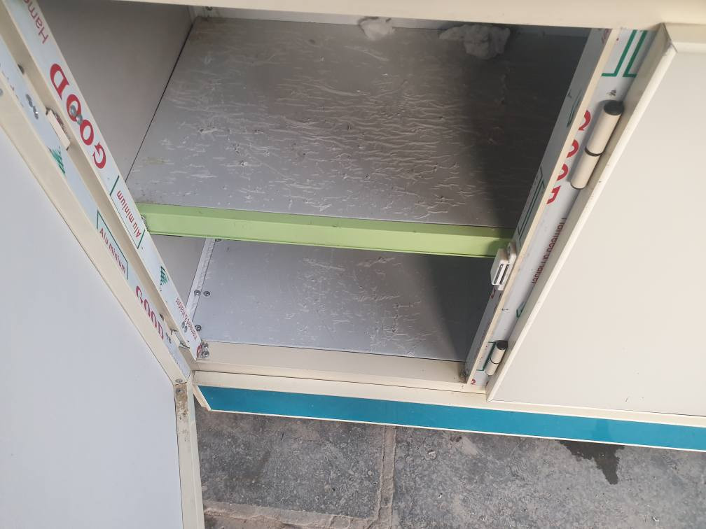 كاونتر مترين وسنك متر ونص مرمر نضافه ٩٥ بيع ومراوس سعره ٣٥٠ وبي مجال *********** عمارة, ميسان
