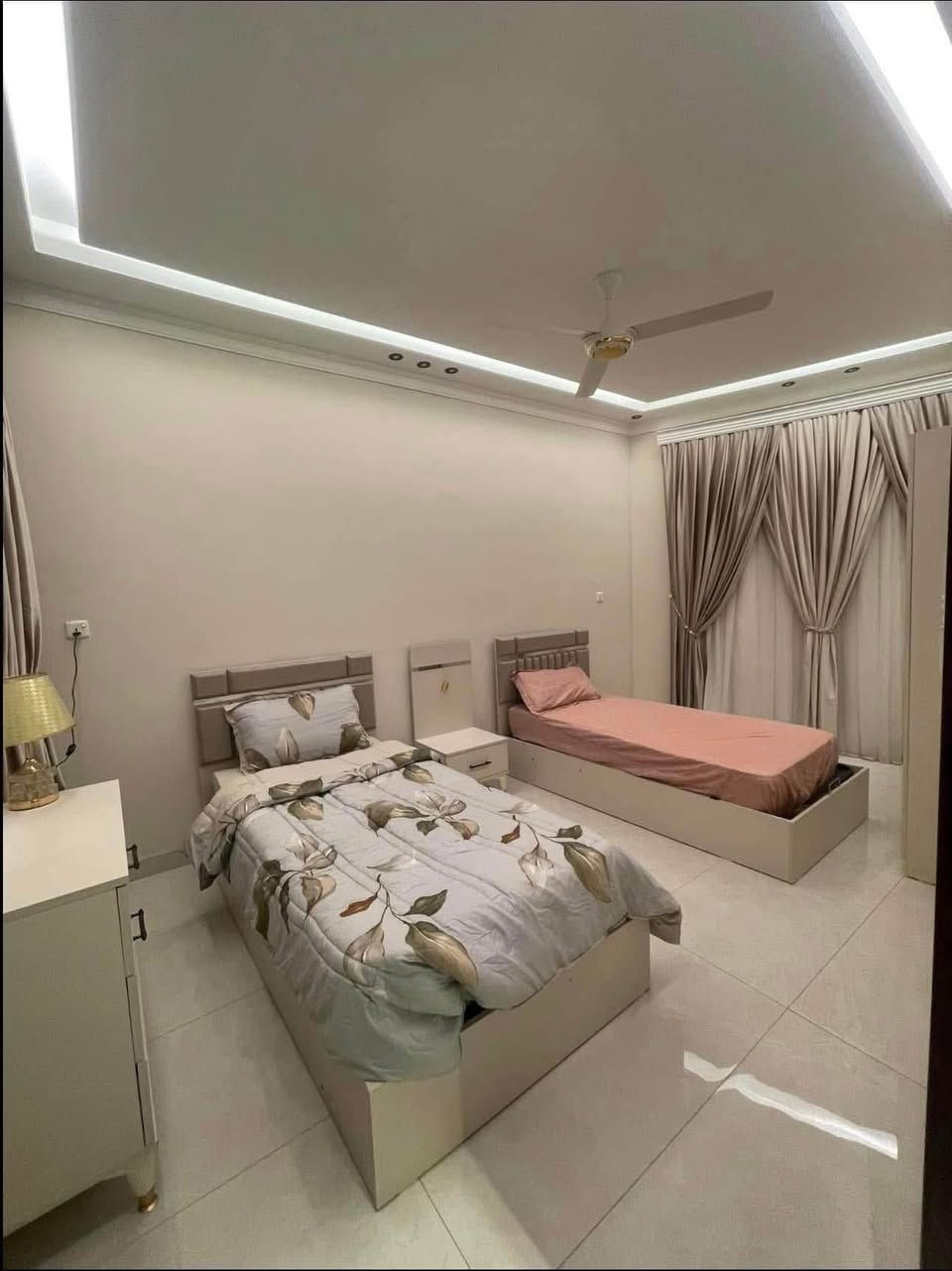 السلام عليكم توجد شقه للإيجار مؤثثه vipفول تحتوي على غرفتين نوم وصاله وخدمات العنوان المنصور / حي المتنبي   للاستفسار  أكثر
*********** بغداد, العراق
