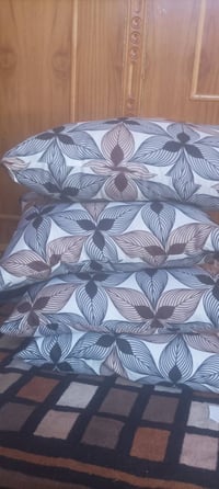 مخاد • صوف • نضيف