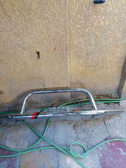 درع هايسه و جنبي لل بيع درع جديد صارله شهرين من شديته وبعت السياره وفتحته السعر 120 وبيه مجال***********
