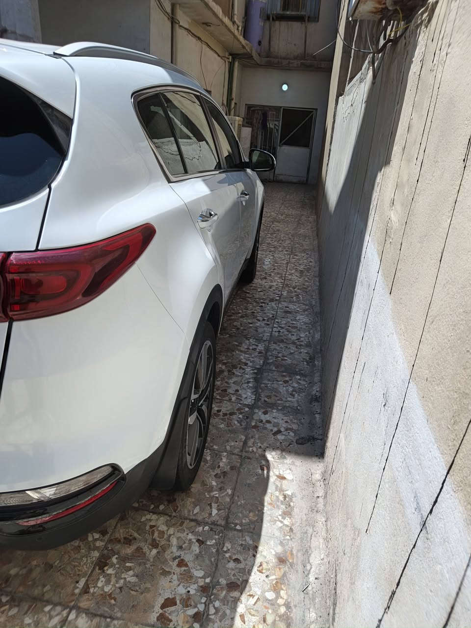 السلام عليكم
سبورتج 20 خليجي رقم بغداد  بأسمي  محرك 2000 ماشيه 88 بصمة تشغيل وبصمه ابواب تشغيل عن بعد كراسي كهرباء 3 انظمة قياده وباقي المواصفات المعروفه السياره بيهه طخه جدا بسيطه بخشم البنيد ومصلح بدون فتح او تبديل وبيهه ملاحضات بسيطه السعر 194 وبيهه مجال العنوان بغداد / الدوره…  ***********
