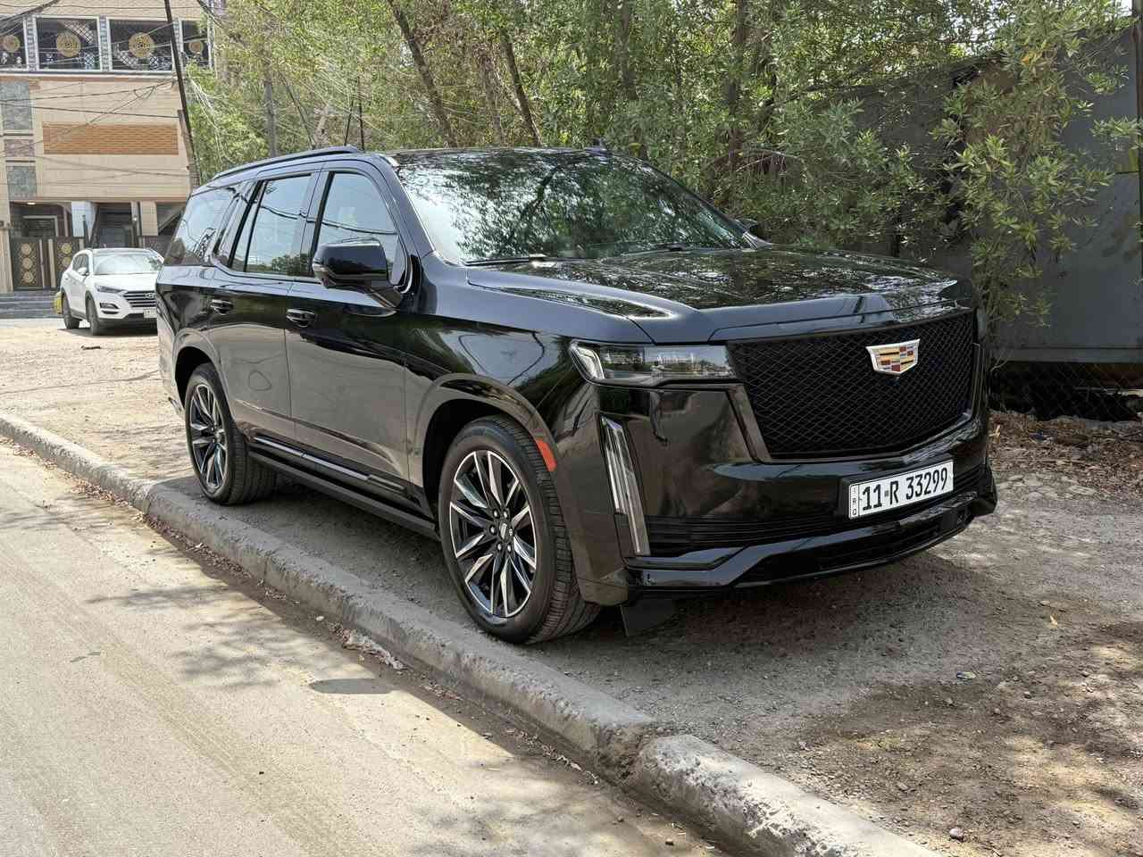 كاديلاك اسكاليد (2023 اسبرسو) خليـجي
(( وكالة المنصور ضمان )) 

 ماشي 46 ألف كم حقيقي
 لون بلاك إديشن بلادي
 مكفولة كفالة سيارة جديدة
 رقم بغداد باسمي تحويل ثاني يوم

المواصفات:
 تشغيل عن بعد
 36 سماعة
 كشنات مساج
 سقف شامو
 5 كاميرات
 5 بصمات
 فور ويل
 كشن رجاج
 دوسات كهرباء
 داتا شو
 بانوراما
 داخل جوزي
 لايت زينون عالي وواطي (5 عدسات)
 4 شاشات (دشبول + سقف + كشنات)
 تحكم بريك
 جنطة ذكية جلاق
 رادار تحديد مسار
 رادار خلفي
 رادار أمامي
 رادار جانبي
 كشنات تدفئة وتبريد (سايق + راكب)
 كشنات أمامية تدليك
 كشنات خلفية تدفئة
 مرايا شفط
 إشارة بالمرايا
 كشنات جلد
 كشنات خلفية منفصل VIP
 علامة كاديلاك ضوئية بالدعامية الخلفية
 كشنات كهرباء
 ذاكرة ميموري (ستيرن + كشن)
 ويل 22 بلادي

مكان تواجد السيارة: بغداد حي الجامعه او المنصور
رقم صاحب السيارة: ***********
