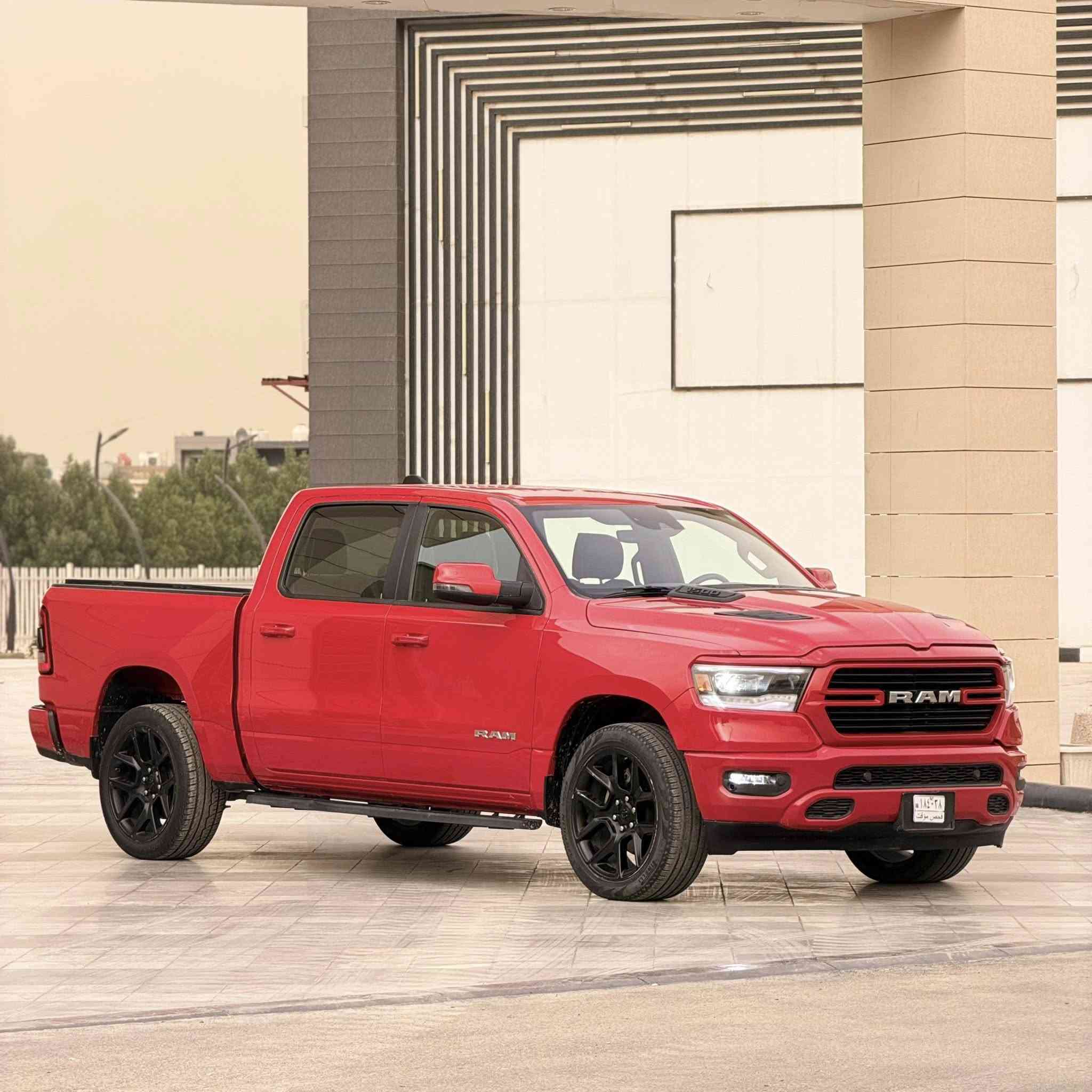 اعلان : بيع او مراوس حسب القناعة 
 دوج رام 2024 لارامي  وارد امريكي 
Dodge Ram White Laramie 2023 5.7 V8
حجم المكينه : 5.700 V8 

المسافة المقطوعه : 25 الف ميل

الضرر : جاملغ و بنيد 

#مواصفات
1.شاشه كبيرة
2.بصمة
3.تشغيل عن بعد
4.كامرة
5.ويل كب
6.كشنات جلد
7.هيترات بالكشنات
8.رادارات 360
9.كشنات كهرباء
10.لايتات لد + زنون
11.كشافات 
12.اشاير بالمري
13.اتو ستوب
14. حساسات خلفي امامي
وعليها دوسات و غلاف صندوك
وباقي المواصفات المعروفة

 مرقم بغداد تحويل ثاني باقي ع سلام الوحات 

#السعر : واتساب 
العنوان : السيدية 
التصال :***********
