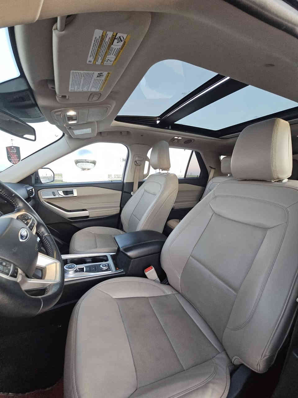 الاسود الملكي يرحب بكم.. للبيع او مراوس فورد اكسبلورر ٢٣ لميتد (٦) سلندر تنفس طبيعي هايبرد ١ عل ١ فوووول مكفولة من قطرة صبغ حادث طفيف في الجاملغ الخلفي بارد قليل
رقم اربيل باسمي نظااافه قيافة مواصفات 
ماشيه ٢٥٠٠٠ 
معرض بلاتينيوم لتجارة السيارات  سامراء 
***********
