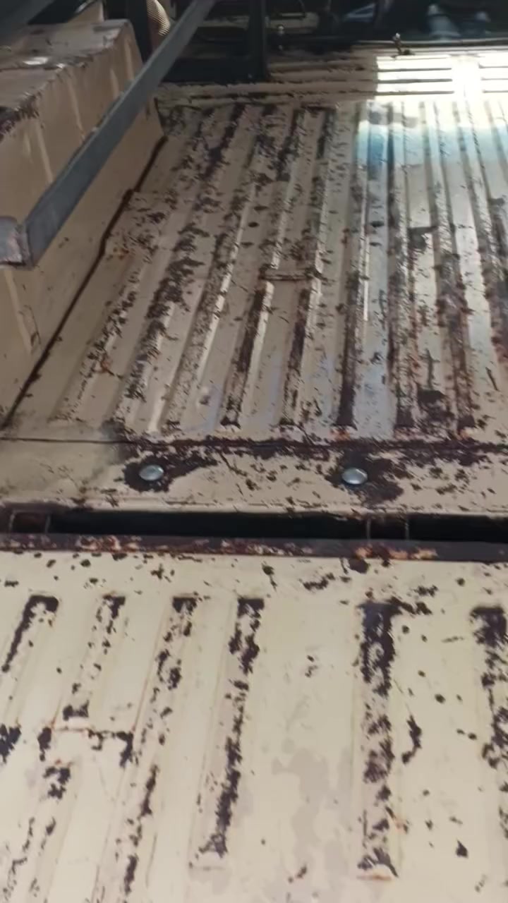 الحلال ناشف
واز 88بدون البيع 
سياره بلاديه خارج وداخل بدون صبغ
مكينه لاتنقيص ولاتبخير جديده قبل شهر شاد طابوكه حاويه جديده كير وتماتيك شاصي  جديد كله جديد  اكسن روسي 4دسكات قبل فتره حورتهن دسكات الخلفيه تخم تاير خط بيض ويل تخم روسي  جديد مصبوغ حراري جعمقه روسي  خفيفه كهربياته كله شغال  سياره مثل ماجاي شوف صوره بل منشور  ربع ماذب عليه سياره كبل الشارع  سياره مال جناي سعره 7ونص وبيه مجال الشراي شي بسيط الموشراي لايكسر بسعر مكاني واسط صويرة عله سبيس
الاستفسار ***********
