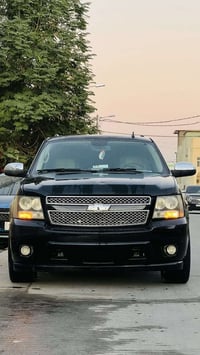 تاهو LTZ • فتحة سقف • جلد كهرباء