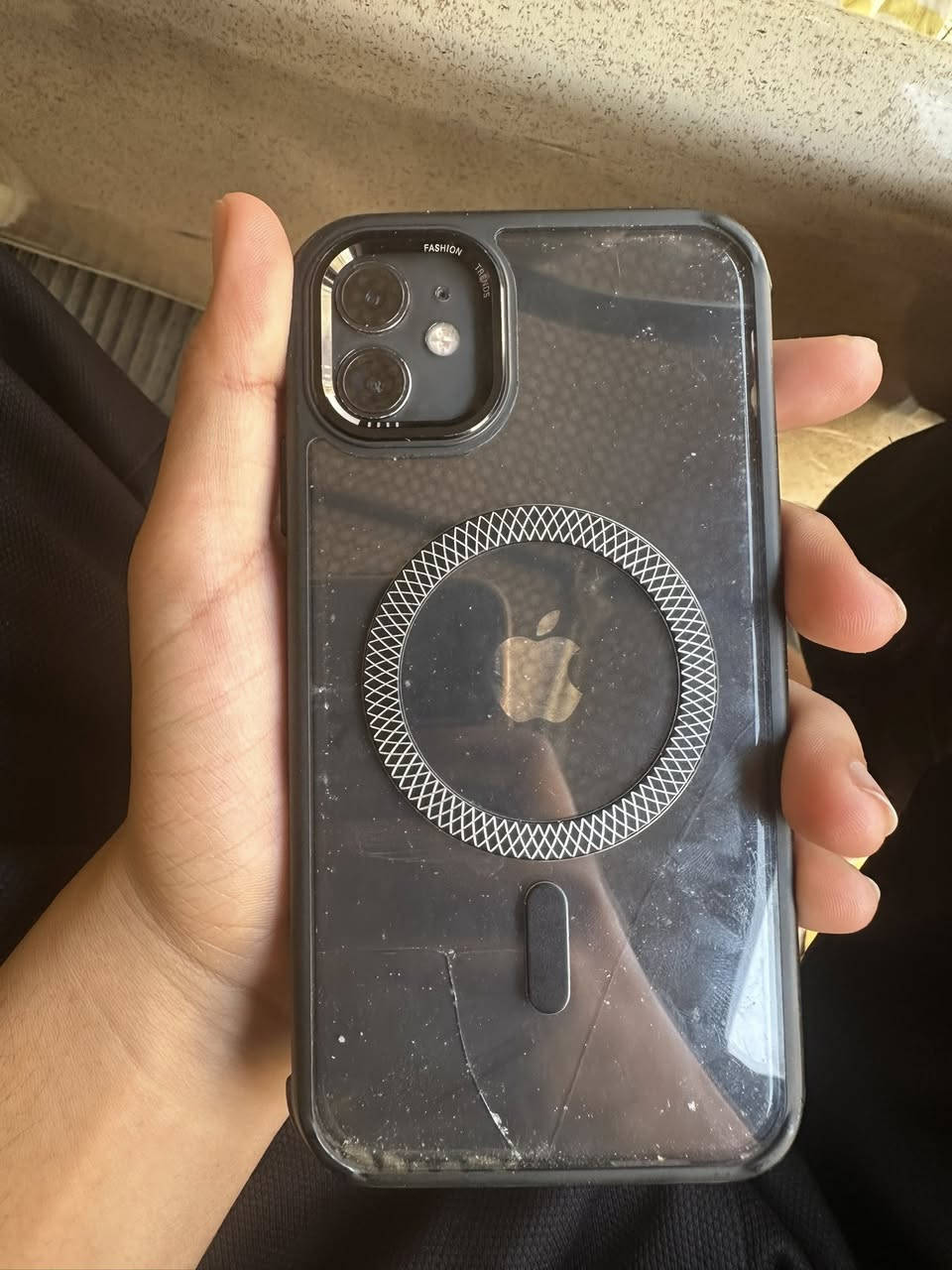 سلام عليكم ايفون 11 عادي مبدل بطاريه وبي فطر بل ضهر زغير لبيع جهاز مال بيت بعده جديد سعر ب200. وبي مجال قليل *********** بكان بغداد مدينه صدر
