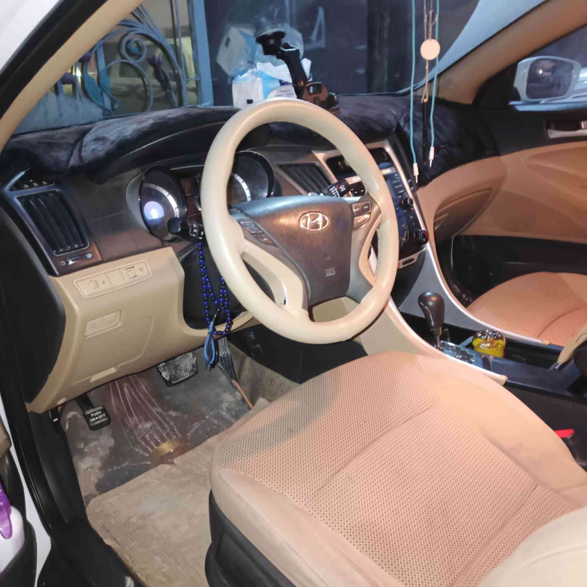 السلام عليكم 
سوناتا خليجي ٢٠١٢
بدون حادث  وبدون صبغ بيها مكانات بارد وخدوش بسيطه
رقم بغداد بسمي سنوية لل٢٠٣٠
محرك ٢٤٠٠
كير محرك تدفئه تبريد كله كفاله 
مري شفط -حساس خلفي -تحكم -شفتات -كشنات تدفئه تبريد -
السعر ١٢٥ 
للاستفسار اكثر ‭٠٧٨٠ ٨٥٠ ٩٢٠٨‬
مكلف ب النشر حلة, بابل
