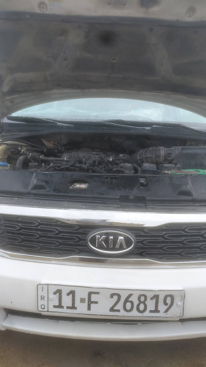 سلام عليكم للبيع سيدونا موديل ٨ محور غاز سنوية ٢٧ بيه جاملغ أمامي يمين ***********
