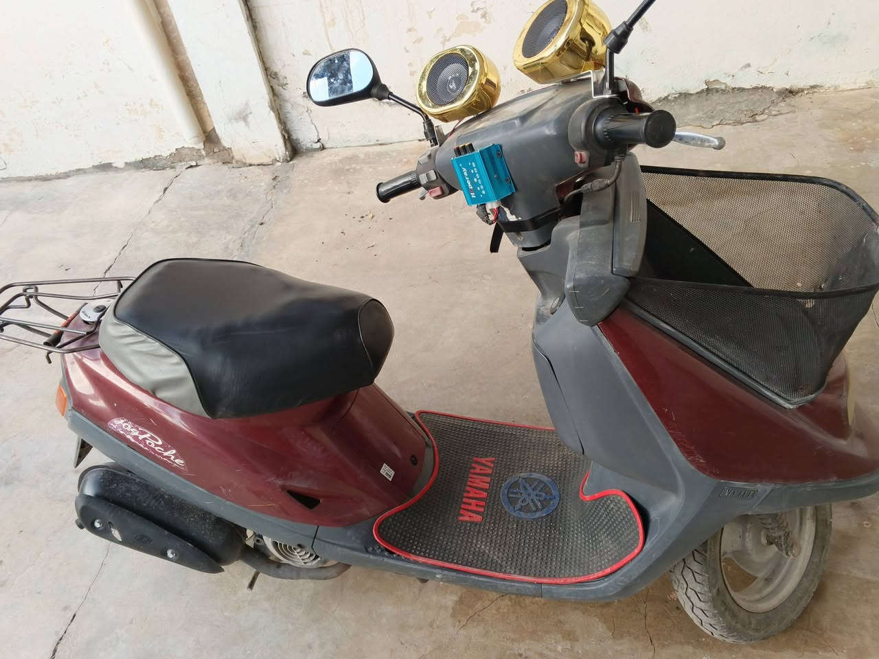 ياماها نظيف اكسل نظيف وكلشي بلادي بس الصالنصة تجاري واي عيب مابيها فول نظافة السعر 275بي مجال قليل
***********
