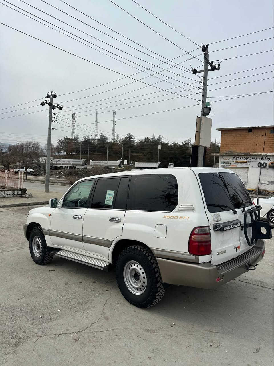 بەناوی خودای گەورە و میهرەبان
مۆنیکا ٢٠٠٢  سێ ڕبع پێش ئەکسل
حلوج  ماڵی مەدەنی ١٠٠ ساڵی تر بە شەرت
ڕەقەم شانسی و پلێت و مۆدێل پێوەیە
کامل پەمپە لەسەر ساغی
دەحم و لێسراوی پێوە نیە
گێڕ و مەکینە و ئەکسل و دەبڵ ئەکسل بە شەرت
٤ تایەی فوک جەبەلی نوێ لەژێرە
شوێن قەڵادزێ
نرخ  ٨٧ گەڵا و مجال
***********
*********** بشدار, السليمانية
