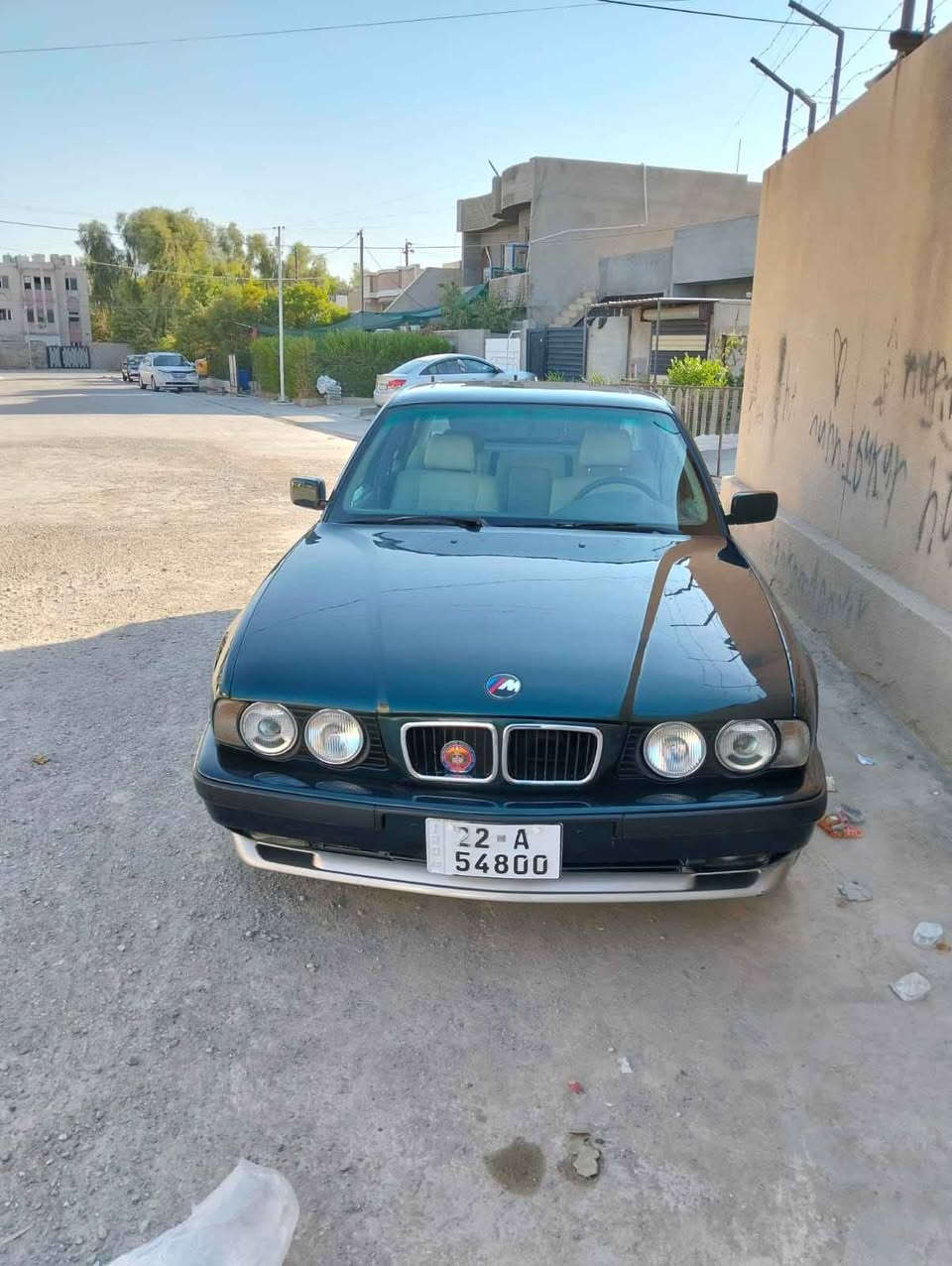 سلام عليكم 
سيارة بي ام موديل 1993 أصل محدث 1995 
صبغ عام جماليه بدون حادث ارجع اكرر بدون حادث 
حجم 520 محدث 525 
رقم اربيل 22 دولي شرط التحويل 
محرك كبس دجتال 
كير 528 بومه 
تبريد ثلج شغال 
بجم عريض 
تخم وياله M 
دعاميتين M
تخم تاير جدد
كشنات جلد + كهرباء 
سقف سلايد كهرباء 
لايت زنون تخبل 
دمام مسجل بالصندوك
وباقي المواصفات ماذكرتهن ان شاء الله من تجي تشوف بعينك سياره احلا من الصوره شرط 
مكاني كركوك 
السعر 73 بي مجال للطيبين 
*********** Singapore
