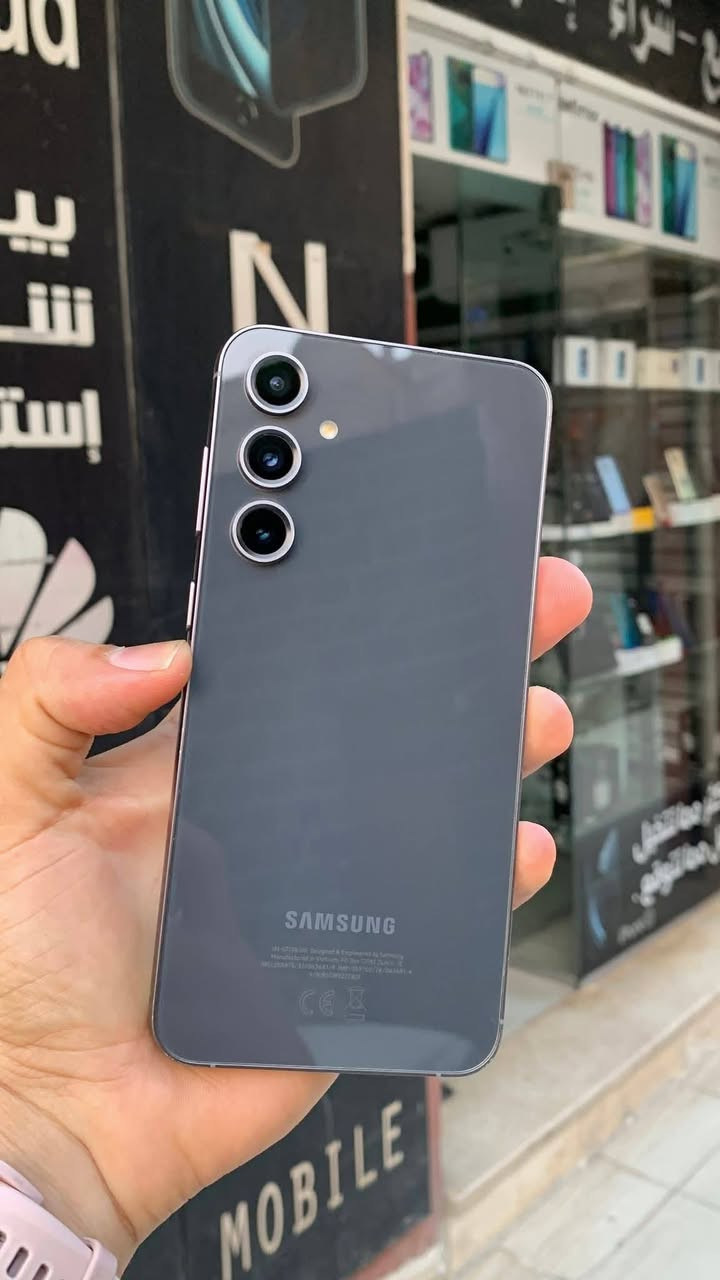 كالكسي  Galaxy S23 FE ذاكره 256 عشوائيه 8
وتر برو ضد الماء  شرط لامفتوح ولا مصلح دبل شريحه
للبيع او مراوس جهاز شرط الفحص بي ضمان 
نضافه 100%  سعره 325 الف شرق اوسط
لامفتوح ولا مصلح مع كيبل شحن اصلي 
 رقم الهاتف *********** مكاني كربلاء
