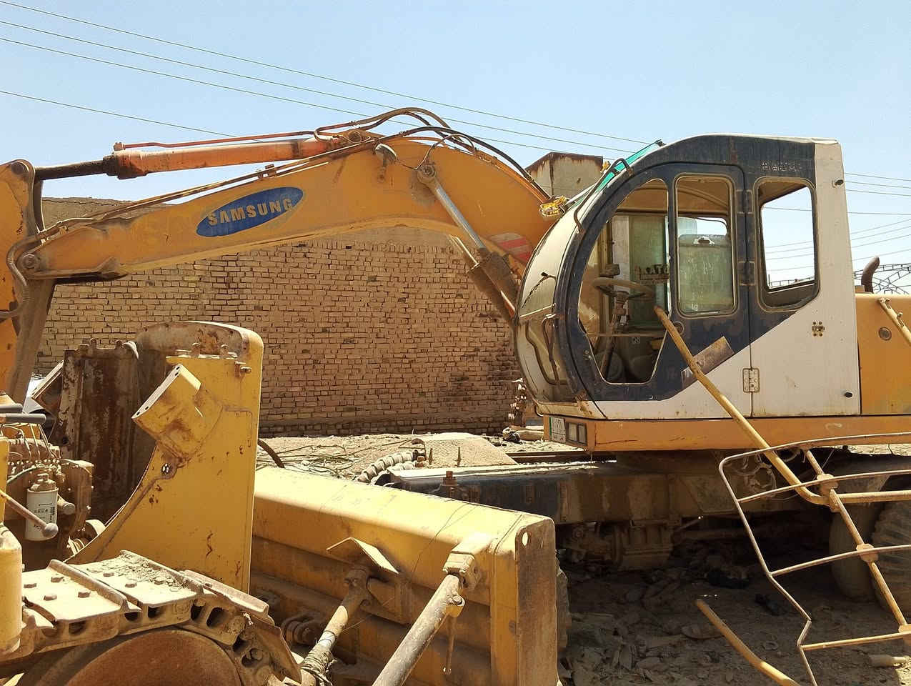 السلام عليكم حفارة سامسونج ياباني محرك كمنز امريكي مظخة خير من الله كيله 110 كانت تشتغل جبت مظخة ستيرن بعندني ماشادهة بيها بعض الملاحظات رقم الماني المالك جيراني ابيع هل الموجود موبايل ***********
