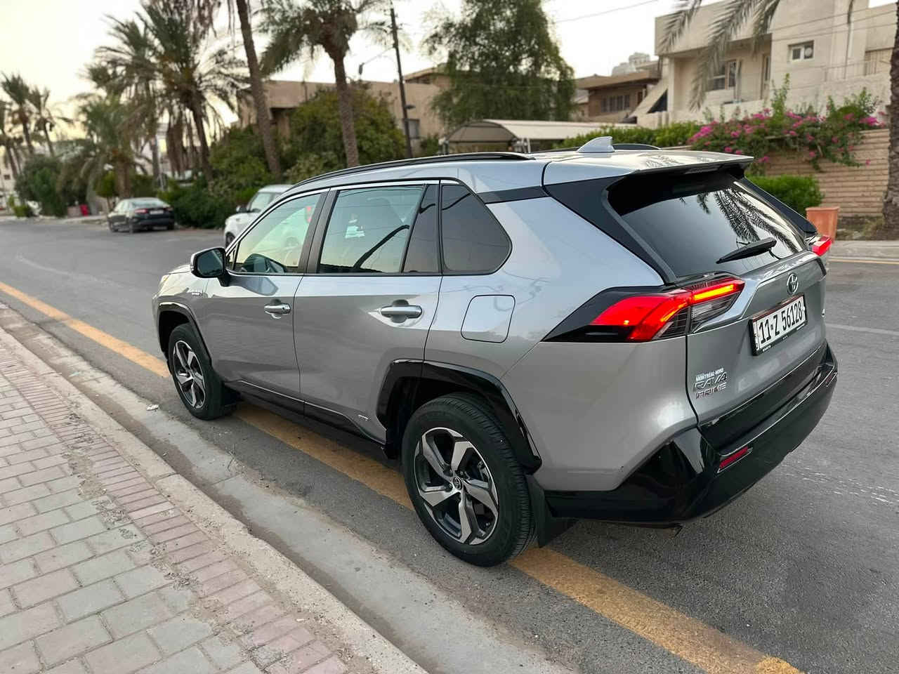 TOYOTA RAV4  PRIME HYBRID SE 2024
 
📍السيارة موجودة في بغداد العامريه 

تويوتا  راف فور  برايم هايبرد + بلكن SE 
المسافة المقطوعه 28250mi
اللون :- سلفر  
المحرك 2500cc هايبرد 
الموديل 2024
مرقم بغداد 

 

                  ======= الاضافات👇👇 ======
فتحة 
شاشة كبيره انفكيشن. 
دفع رباعي 4x4.
رادار امامي 
 مانع تصادم
تصحيح مسار
مانع انزلاق
تحديد مسرب .
نقطة عمياء .
مثبت سرعة
هاند بريك كهربائي 
كاميرا خلفيه
كراسي مخمل  
كراسي كهرباء 
طارة مدفية .
كراسي مدفية 
بصمه أبواب
بصمه تشغيل
تحكم ستيران 
تشغيل عن بعد سياره 
ويل قياس  18  .
اضويه اماميه زنون LED
كشافات ضبابي LED 
اضويه خلفيه LED
حساسات خلفيه 
باب خلفي كهرباء
نظام GPS+ خرائط 
3 انظمة قياده Sport /ECO / Normal
كندشن مركزي امامي + خلفي 
بلوتوث 
مدخل AUX + USB

🚗🚗 السيارة  بدون حادث مكفوله 🚗🚗

للتواصل /  ***********
