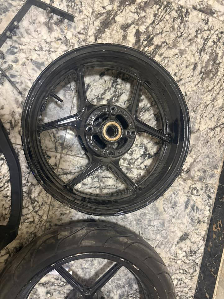 سلام عليكم البيع كفرات مال كاوسكي ٢٠٠٤وياله وهوزن مال ٢٠٠٦مكاني حي جهاده رقمي ‭٠٧٧٢ ٨٠٦ ٨٦٤٨‬
