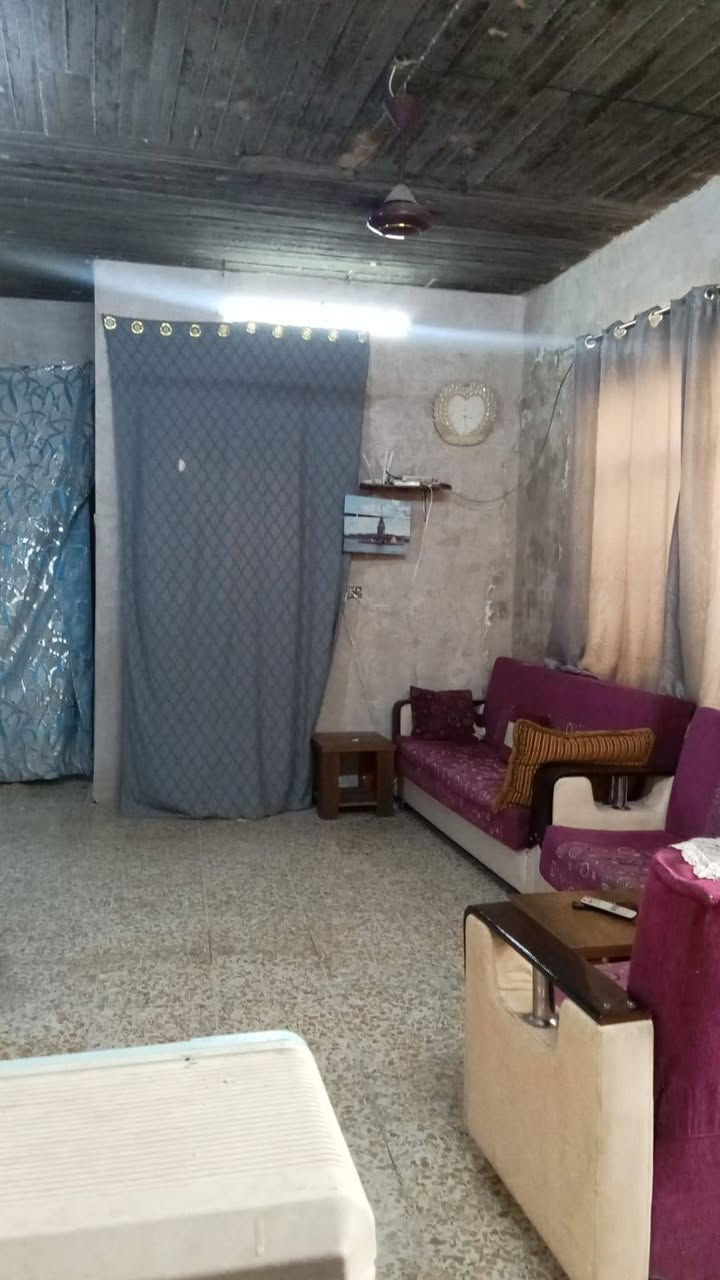 دار للبيع سند 25
البناء طابوق المساحة 290
البناء 130
يحتوي على استقبال و هول غرفتين نوم حمام مشترك مناور ثنين وترك ورى البيت وحديقة أمامية طابق واحد خطين كهرباء خطين مي العنوان كرغولية سدة جبور نزلة معمل ابو غزوان السعر خاص او واتساب ***********
