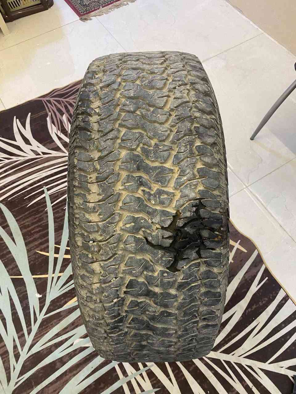 تاير مستعمل مع البطانه جديده دوج رام  للبيع السعر مناسب ٥٠ الف ***********
