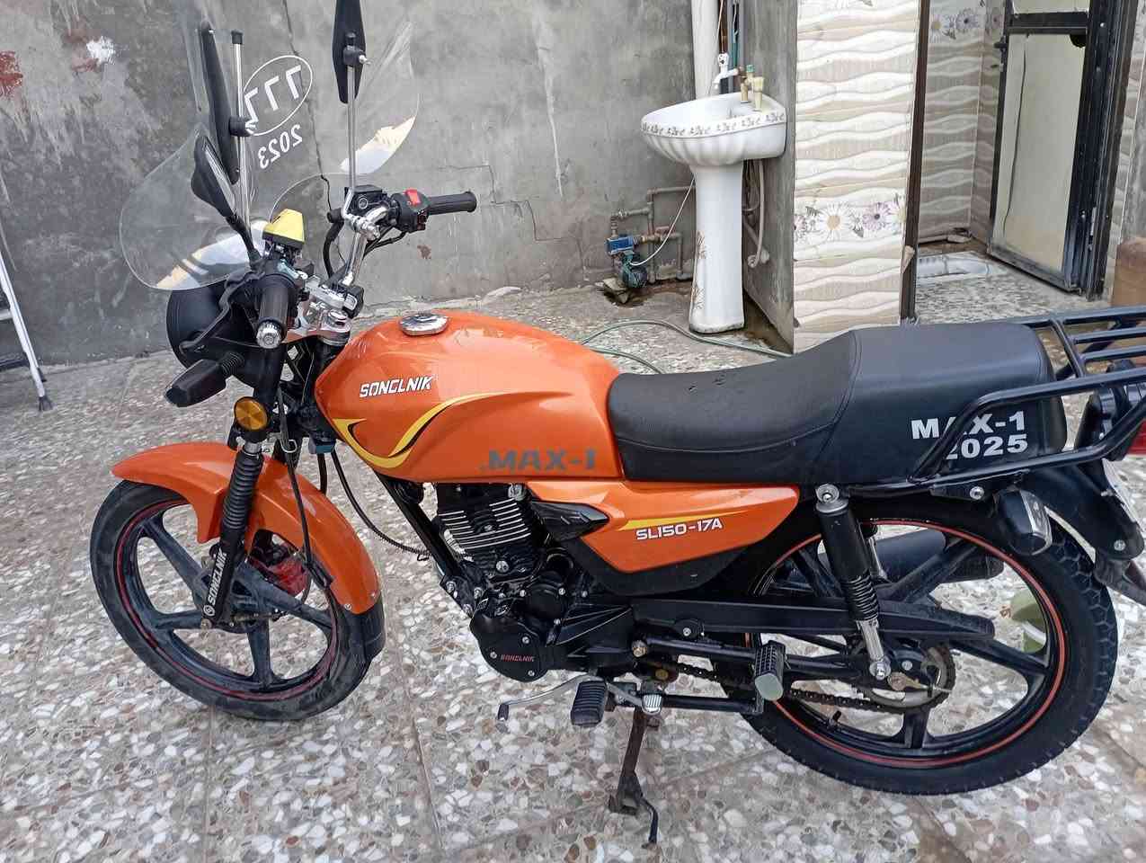 دراجه سونك نظيفة كلش موديل 2025  السعر 900وبيها مجال بسيط للتواصل على الرقم ***********
