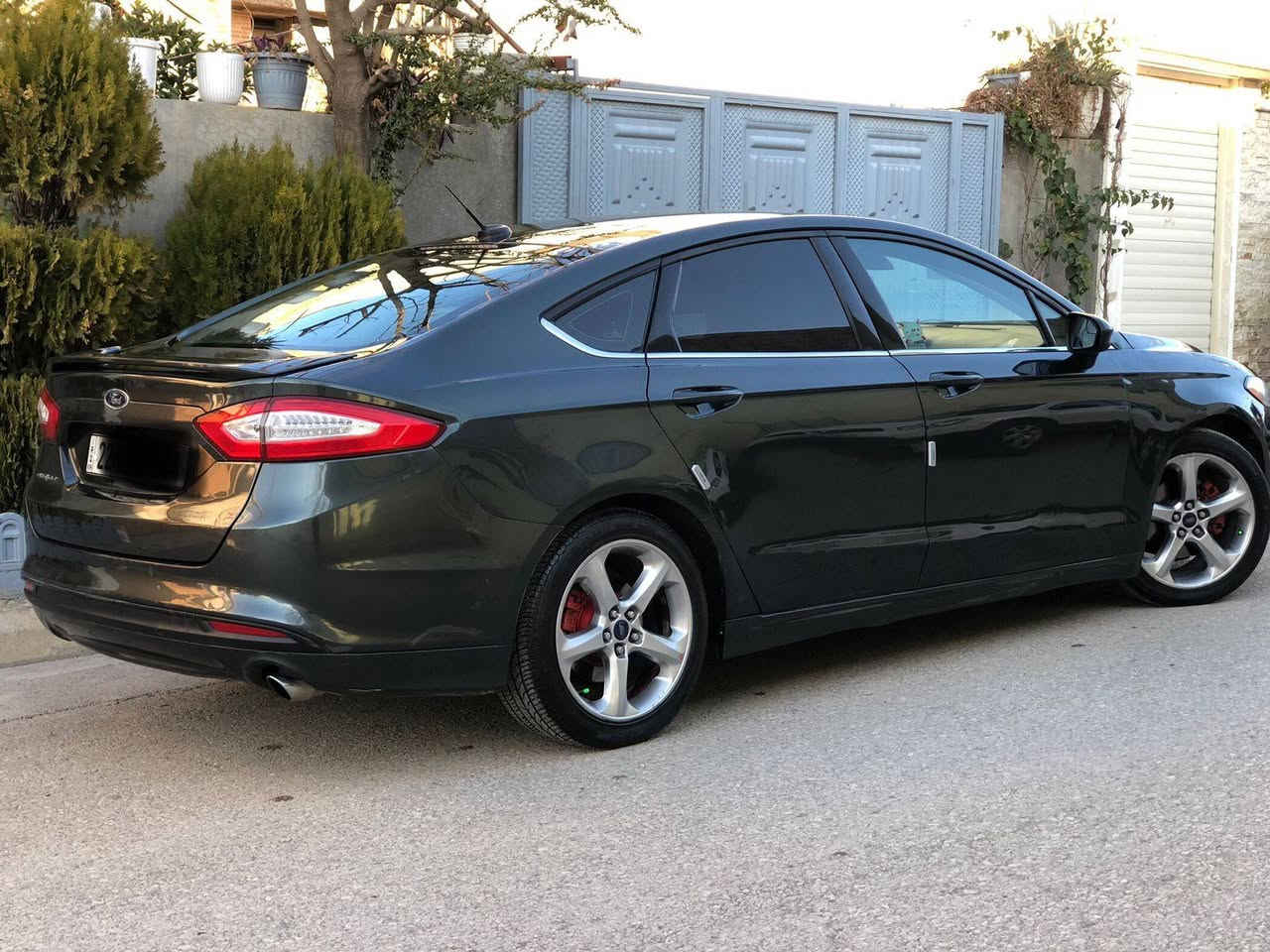 فیوژن ٢٠١٦ 
مەکینە ٢.٥ مەرغوب 
بێبۆیاخ، زۆر جوان و تازە ماوەتەوە
گێڕ و مەکینە و هەمووگیان بەشەرت 
سەنەوی نوێیە
هایدرۆلیک ڕۆنی مەکینە بانصی نوێیە
***********
شاشە گەورە، مەکینە گەورە ٢.٥،برێک بەسمە، باڵی سندوق، کامێرا، زینۆن، ٤ جام ئۆتۆ، لایت ئۆتۆ، ویلی ١٨ و زۆۆر مواسەفاتی تر
نرخ $115 السليمانية, العراق
