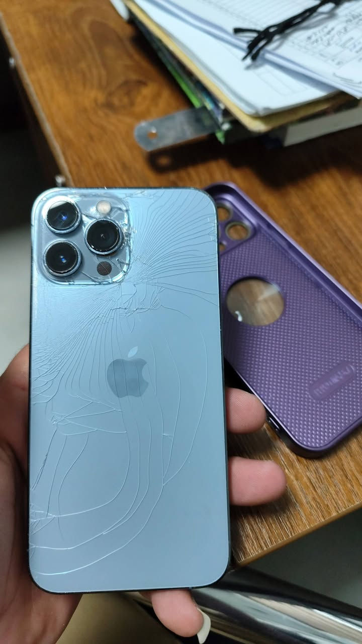 13برو ماكس مكفول من كلشي عده الضهر مفطور بطاريه 83شرط لا مفتوحه ولا تصرف *********** مكاني الزبير650وبي مجال بسيط
